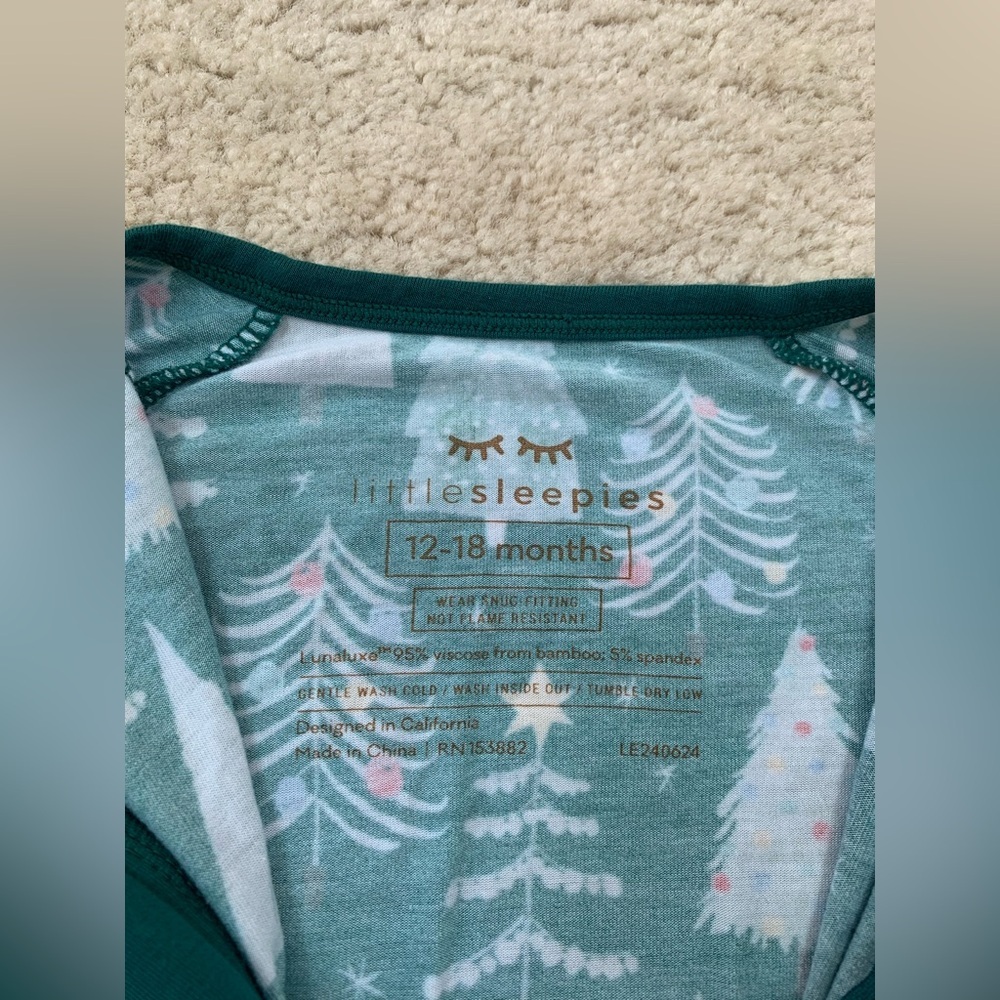 Little Sleepies Size 12-18 Months Twinkling Trees Christmas Zippy Pajamas - Picture 3 of 8